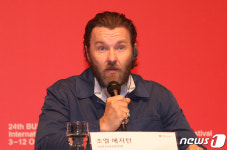 부산 찾은 배우 조엘 에저튼
