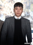 법원 출석하는 가수 승리