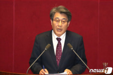 교육·사회·문화 분야 대정부질문하는 김광수 의원