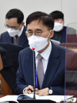 의견 전하는 황홍규 한국대학교육협의회 사무총장