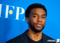 故 채드윅 보스만, 미국배우조합상 남우주연상…스티븐 연 불발