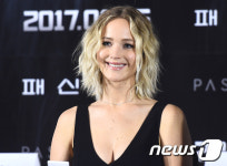 "동의 없이 내 알몸 봤다"…제니퍼 로렌스, 누드사진 유출 트라우마 고백