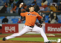 이제는 한화 해외 스카우트…김진영 "하나부터 열까지 다시 배우고 있어"