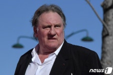 프랑스 국민배우 드파르디외 “푸틴은 미친X” 맹비난