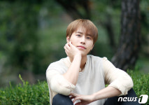 다크비 테오, 가을 남신의 부드러운 눈빛