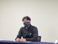 김재헌 우리카드 수석코치 "감독님 부재 우려 없다…공격적으로 나설 것"