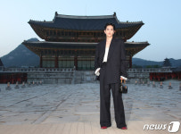 시손 쥰, 비현실적인 비주얼