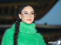 다이얀 트리샤, 땋은 머리 눈길