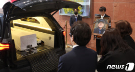 언론인이자 사회운동가 故 홍세화 씨 발인