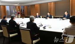 최상목 부총리, 경제6단체와 함께 간담회