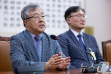 답변하는 서보학 교수