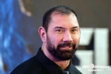 바티스타 WWE 복귀 난관, 영화 흥행 독됐다?