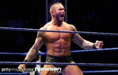 랜디오튼 WWE 각본 거부권 “트리플H에게 물어봐”