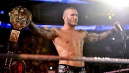 랜디오튼 WWE 각본 거부권 “트리플H에게 물어봐”