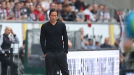 슈미트 베이징 감독 "中 선수들, 프로 정신 못 갖추면 발전도 없다"