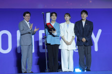 숏박스, ‘부산국제코미디페스티벌’ 코미디 유튜브 대상 수상 “앞으로도 여러분들을 웃길 수 있는 개그맨 되겠다...