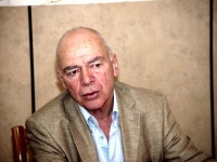 고희의 전직 기자는 왜 또 도보여행에 나섰나