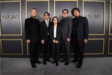 ‘기생충’ 영국 아카데미 각본상 외국어상 2관왕 ‘쾌거’