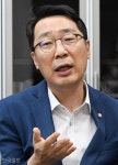 윤영찬 "혐오발언·가짜뉴스 퍼트려 돈 버는 유튜버 막아야"