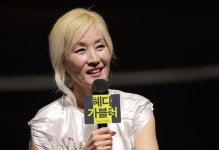 나이 초월한 이혜영의 연기… 21세기에 더욱 빛나는 연극