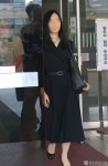법정 나서는 윤모 전직 검사