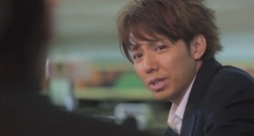일본 개그맨 아야베 유지, 30살 연상녀와 열애설 휩싸여