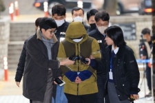 ‘전직 국회의원’ 아버지로 둔 대형 로펌 변호사,아내 살해 혐의로 검찰 송치