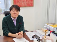 "탄핵심판만 속전속결? 헌재, 정치적 고려