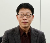 BBS불교방송 PD 문태준 시인, 정지용 문학상 수상