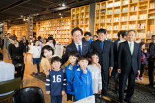 이재명, 문화콘텐츠가 미래 산업의 중심, 관심과 배려 필요해