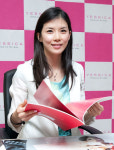 이보영, 팬사인회 화사한 미소 작렬 ‘여신강림’
