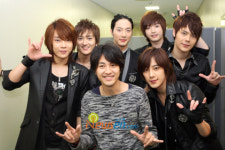 日 톱가수 유즈, 초신성 도쿄콘서트 관람 ‘눈길’