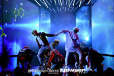 ‘AMAs’ 점령한 방탄소년단, 레드카펫→‘DNA’ 떼창무대까지 팝스타급 존재감(종합)