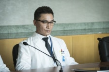 ‘흉부외과’ 조재윤, 짧지만 美친 존재감 ‘카메오의 좋은 예’