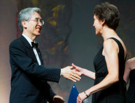 ‘2011 신용호 세계보험학술대상’, 로버트 클레인 교수 등 2개 팀 수상