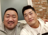 배우 마동석 "이종격투기선수 김동현, 배명호 챔피언 특별출연 고마워"