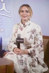에밀리 블런트가 선사하는 마법같은 행복