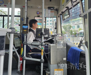 기자(記者)에서 기사(技士)로..."지면에서 독자를 생각했듯, 지금은 승객 안전이 최우선이죠"