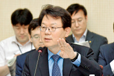 김광수 회장, 현장 중심 경영 ‘시동’