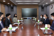 한동훈 법무부장관, 이남철 대한법무사협회장 면담… "법무 협력 강화"