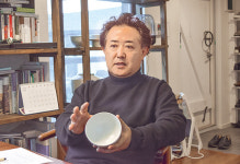 (29)조선백자의 美를 전 세계에 알린 도예가국내 현존 작가 중 크리스티 경매 첫 출품