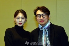 “탈북자 소재 영화 정식초대 처음, 감동입니다”