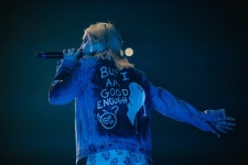 "13세부터 록키드" 줄리아 마이클스, 순도 1000%의 내면 음악