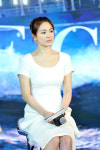 송혜교, 중국 찾은 순백의 여신