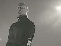 웨인 맥그리거 "움직임이 로봇 같다는 비평가의 비난, 와서 판단하길"