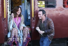 뜻밖의 여정, 끝없는 대화로 풀어가는