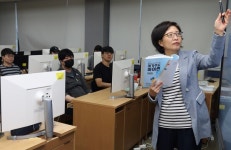 만학도에서 대학 강사로…구미대 박은경 겸임 교수 화제