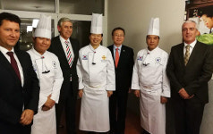 남해대학 권오천 교수, 포르투갈서 한식 선보여