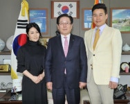 광주시 홍보대사에 가수 우연이씨·탤런트 이병욱씨 각각 위촉