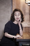 (인터뷰①)‘계춘할망’ 윤여정, 뭇 여성의 로망보다 노(老)배우가 되고픈 소망